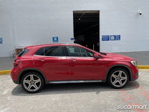 Mercedes-Benz GLA-Class GLA200 AMG Line Sunroof