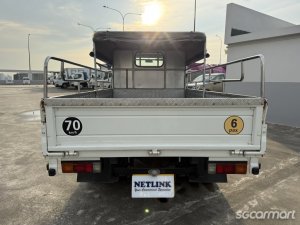 Mitsubishi Fuso Canter FEA01