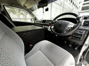 Toyota Hiace Commuter 2.8A GL