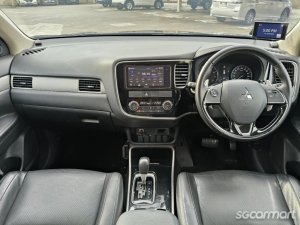 Mitsubishi Outlander 2.4A