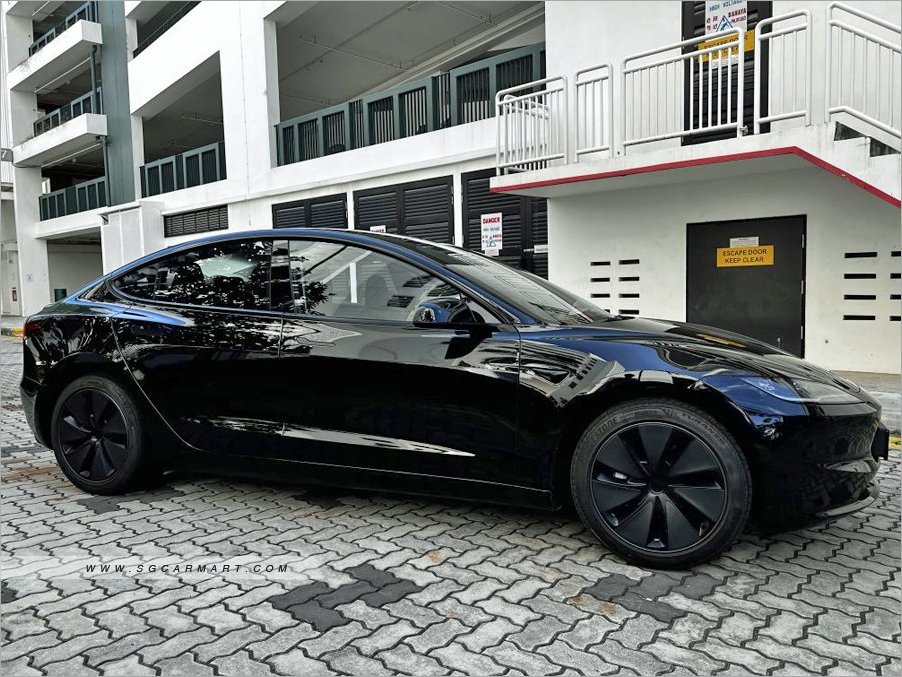 Tesla Model 3 Electric RWD