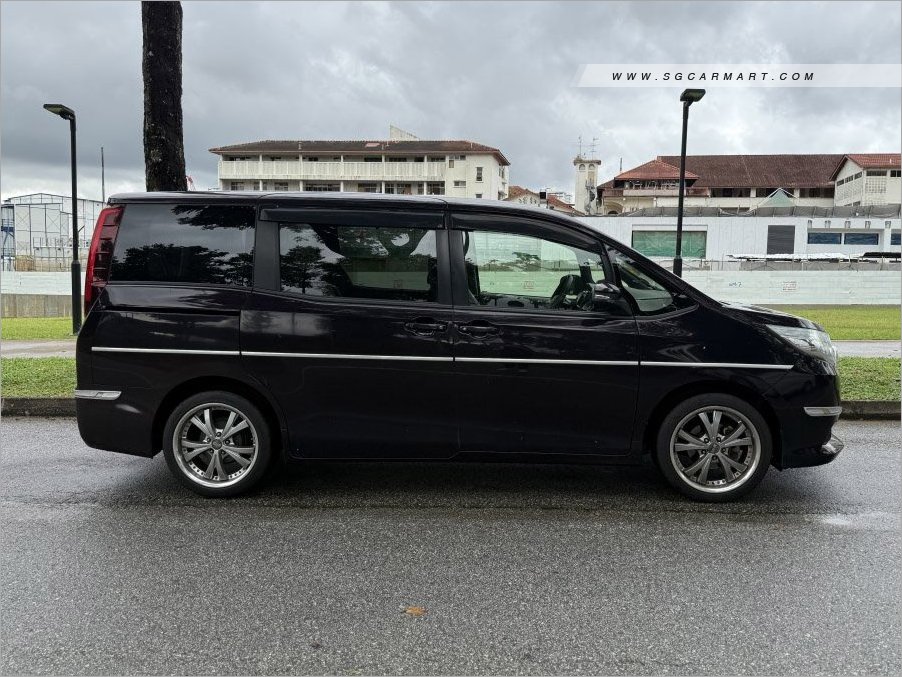 Toyota Noah 2.0A X (New 10-yr COE)