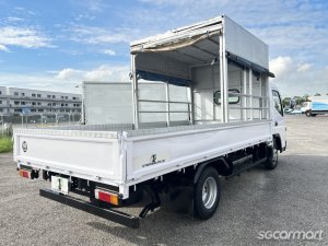 Mitsubishi Fuso Canter FEB21