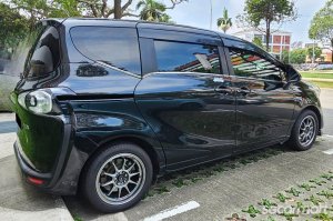 Toyota Sienta Hybrid 1.5A X