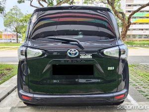 Toyota Sienta Hybrid 1.5A X
