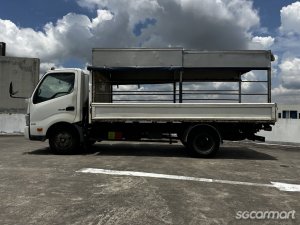 Hino XZU710R