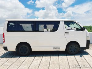 Toyota Hiace Commuter 3.0M (New 5-yr COE)