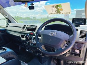 Toyota Hiace Commuter 3.0M (New 5-yr COE)