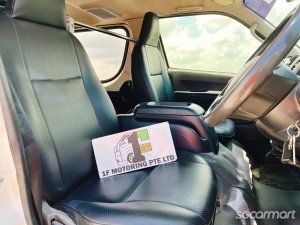 Toyota Hiace Commuter 3.0M (New 5-yr COE)