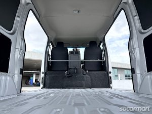 Nissan NV350 Caravan 2.0A DX