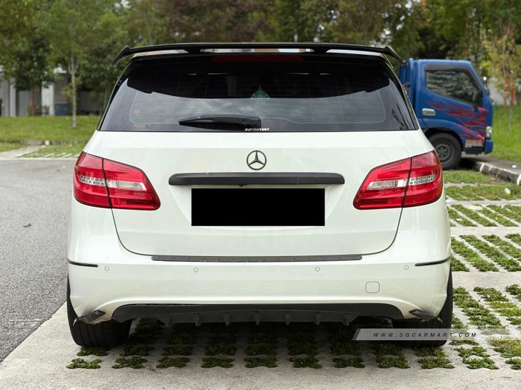 Mercedes-Benz B-Class B180 (COE till 02/2034)