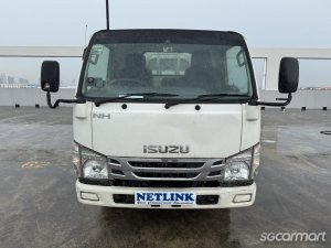 Isuzu NHR87A