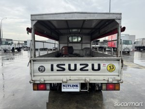Isuzu NHR87A
