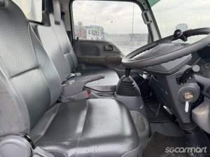 Isuzu NHR87A