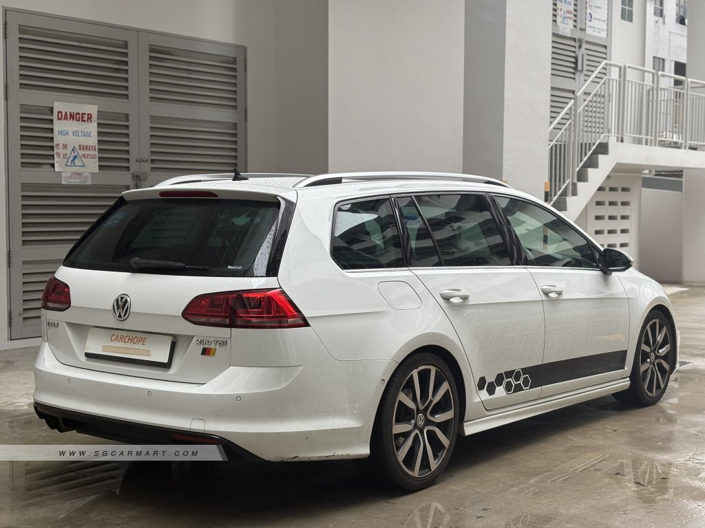 Volkswagen Golf Variant 1.4A TSI R-Line Sunroof