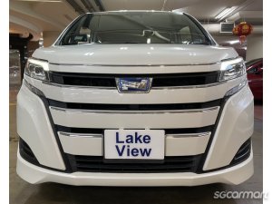 Toyota Noah Hybrid 1.8A X