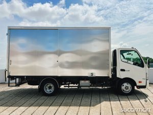 Hino XZU710R