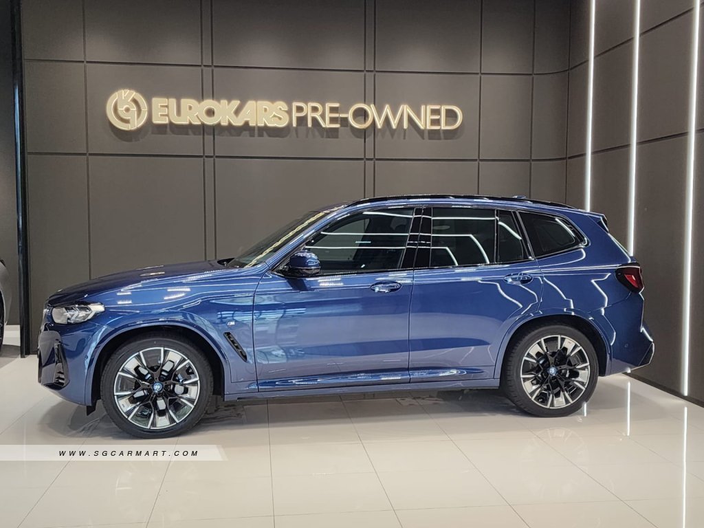 BMW iX3 Electric Impressive Sunroof
