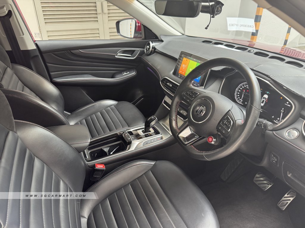 MG HS 1.5A Turbo Panoramic Roof