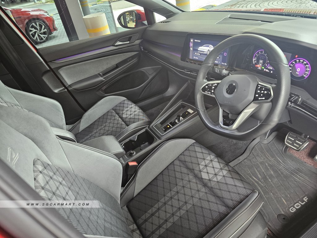 Volkswagen Golf Mild Hybrid 1.5A eTSI DSG R-Line
