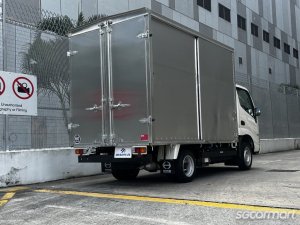 Hino Dutro 2.8M