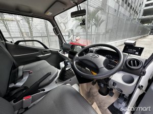 Hino Dutro 2.8M