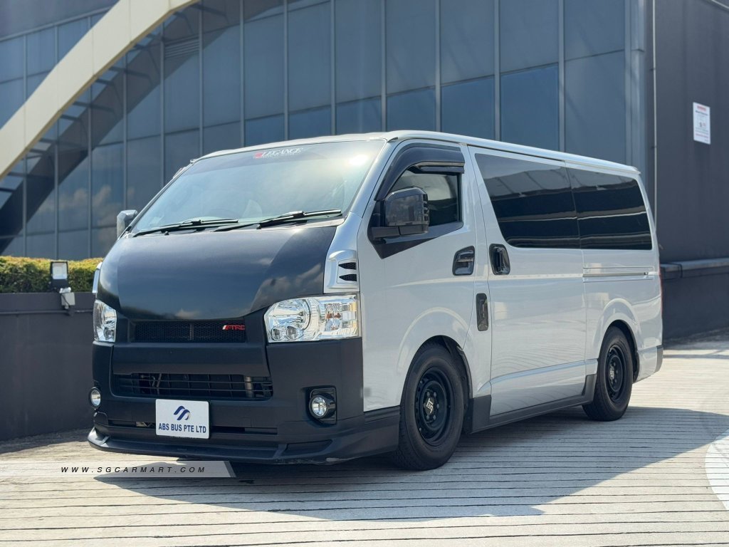 BMW 5 Series 523i Highline - Side Front