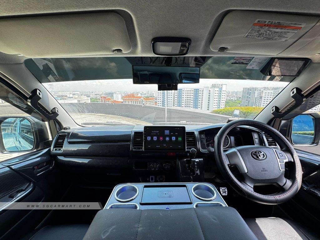 BMW 5 Series 523i Highline - Side Front