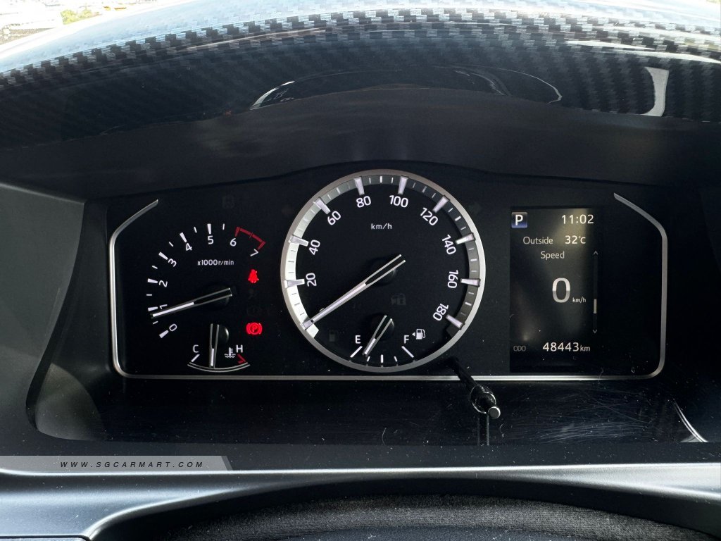 BMW 5 Series 523i Highline - Side Front