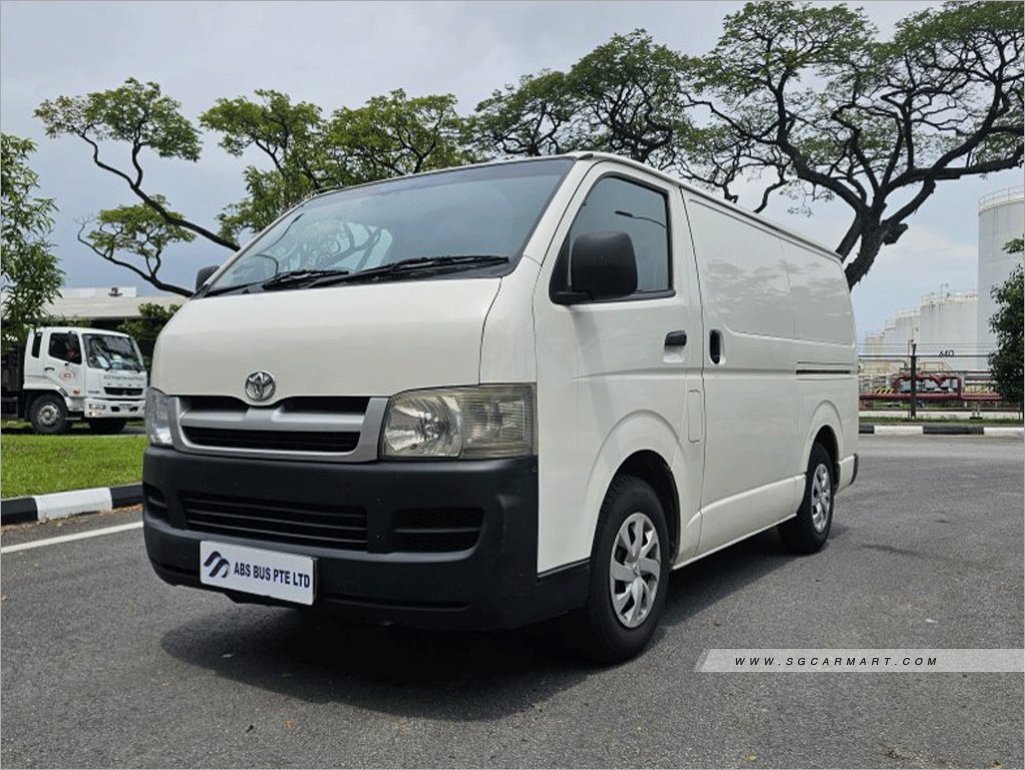 BMW 5 Series 523i Highline - Front