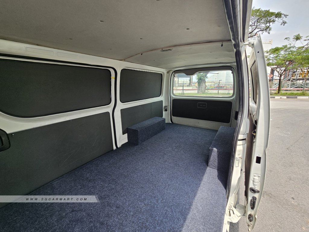 BMW 5 Series 523i Highline - Side Front