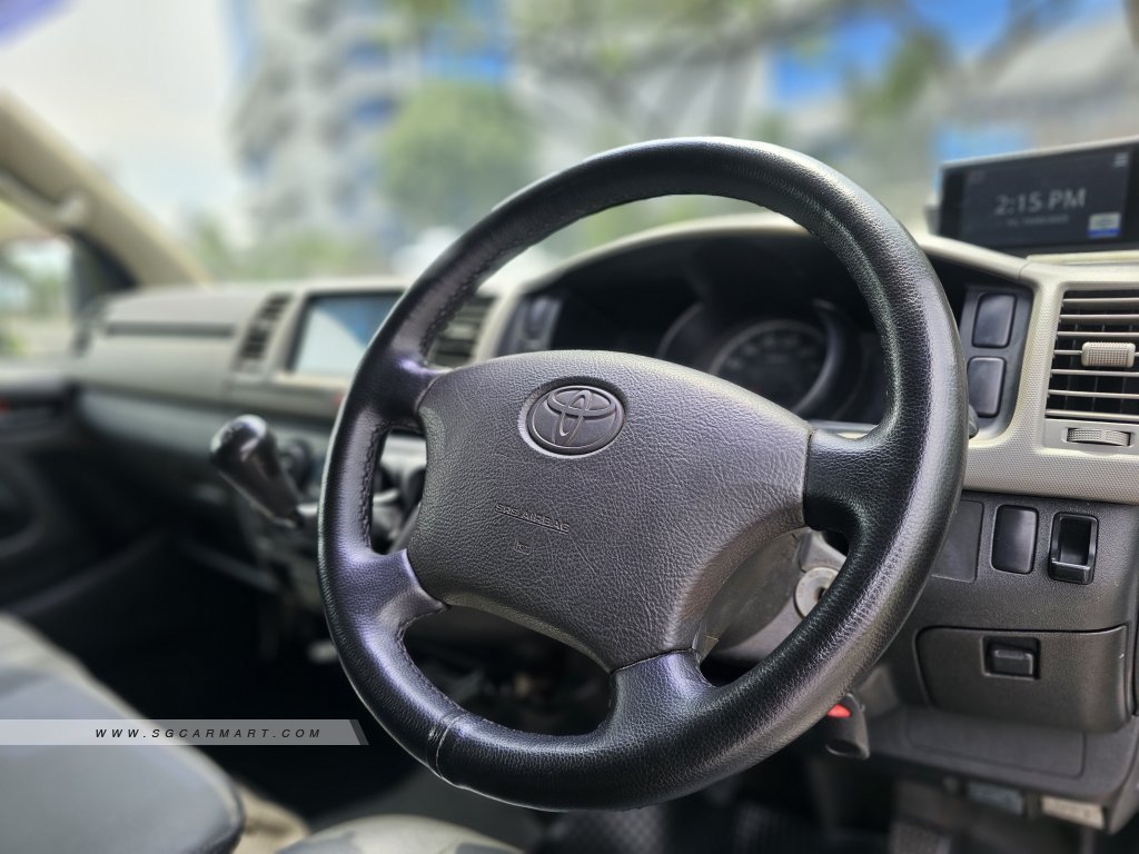 BMW 5 Series 523i Highline - Side Front