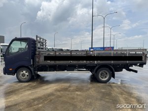 Hino XZU720R (New 5-yr COE)