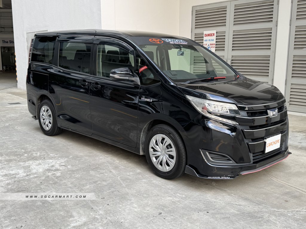 Toyota Noah Hybrid 1.8A X