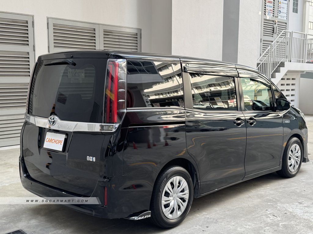Toyota Noah Hybrid 1.8A X