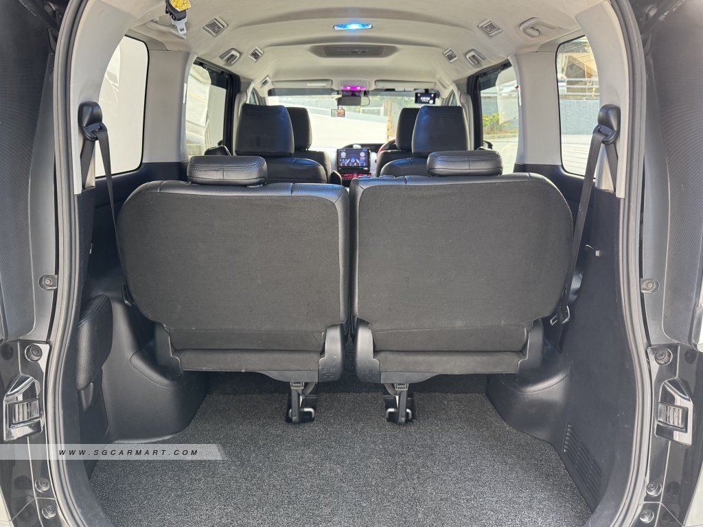 Toyota Noah Hybrid 1.8A X