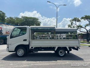 Hino Dutro 2.8M