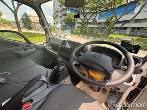 Hino Dutro 2.8M