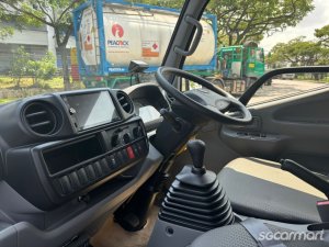 Hino Dutro 2.8M