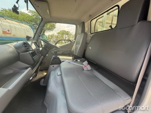 Hino Dutro 2.8M