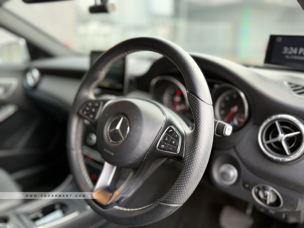 Mercedes-Benz CLA-Class CLA180 Urban