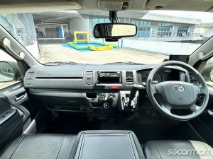 Toyota Hiace 3.0M