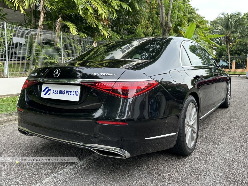 BMW 5 Series 523i Highline - Side Front