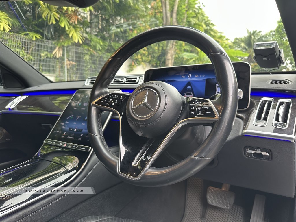 BMW 5 Series 523i Highline - Side Front