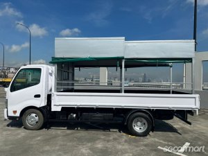 Hino XZU710R