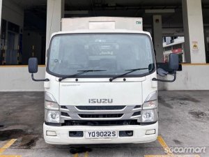 Isuzu NPR85