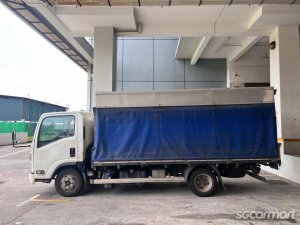 Isuzu NPR85