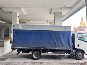 Isuzu NPR85