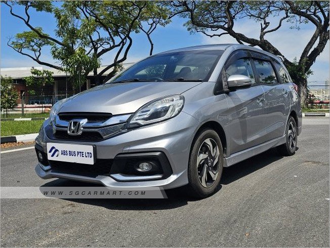 BMW 5 Series 523i Highline - Front