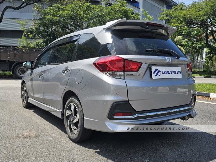 BMW 5 Series 523i Highline - Side Front